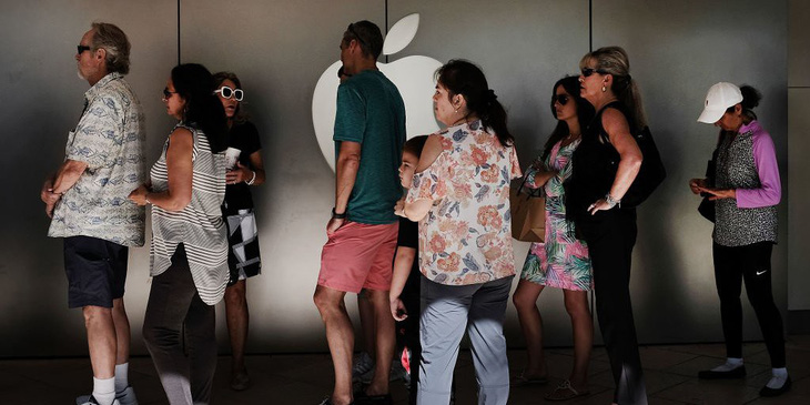Apple rối vì người dùng iPhone ồ ạt thay pin mới - Ảnh 1.