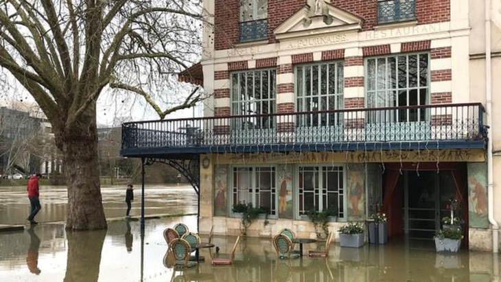 Sông Seine nhấn chìm Paris, 1.500 người di tản - Ảnh 5.