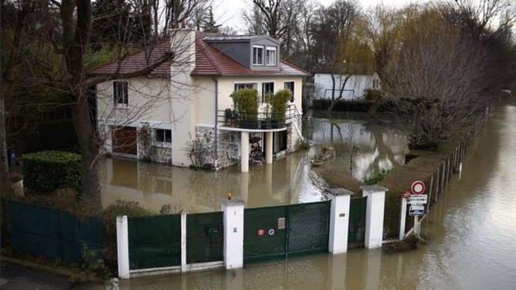 Sông Seine nhấn chìm Paris, 1.500 người di tản - Ảnh 3.