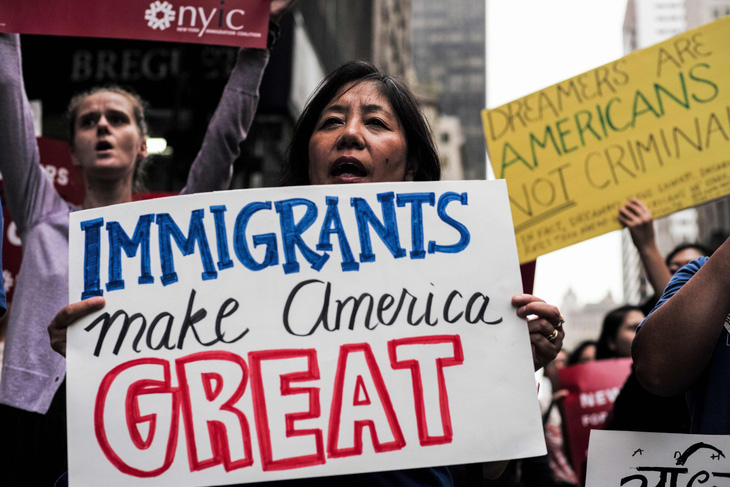 Chính sách nhập cư mới của Mỹ sẽ vơ vét sạch người tài - Ảnh 1.