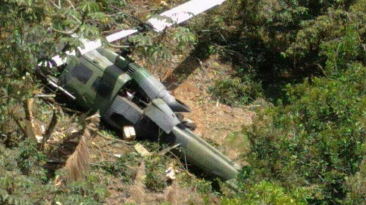Rơi trực thăng quân sự Colombia, 10 người chết - Ảnh 1.