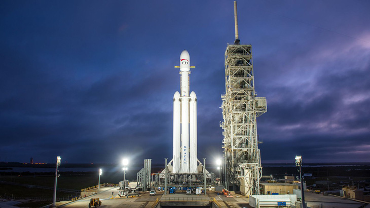 Xem SpaceX thử nghiệm chạy nóng động cơ tên lửa lớn nhất - Ảnh 1.