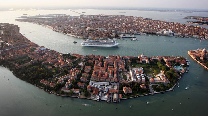 Venice tính chuyện thu phí khách du lịch để bảo vệ thành phố - Ảnh 2.