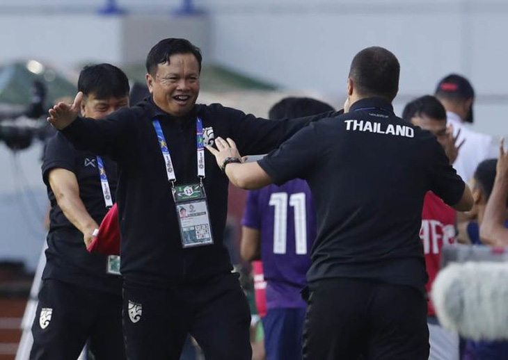 Sau trận thắng Bahrain, báo Thái Lan chê cách làm việc của HLV Rajevac - Ảnh 2.