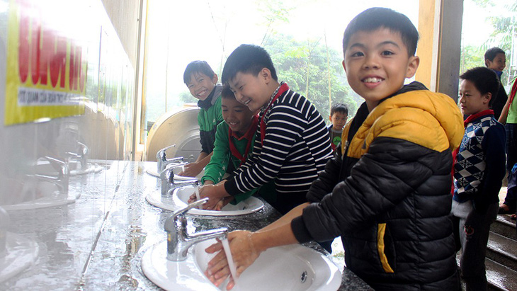 Chương trình Sẻ chia nước sạch: Nước sạch về trường - Ảnh 1.