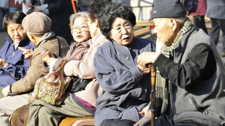 Kinh tế Nhật hồi sinh nhờ phụ nữ, người già và nhập cư - Ảnh 1.