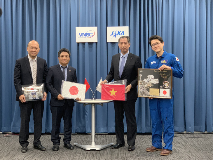 Nhật Bản tặng hiện vật cho bảo tàng Vũ trụ đầu tiên của Việt Nam - Ảnh 1.