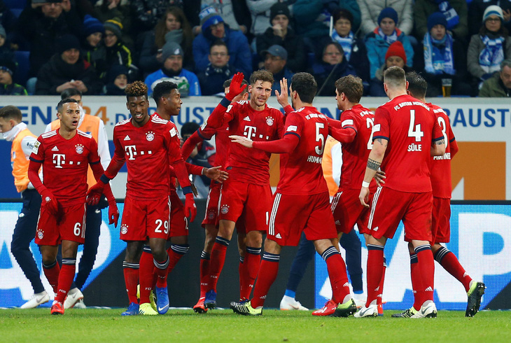 Thắng dễ Hoffenheim, Bayern gây sức ép lên Dortmund - Ảnh 1.