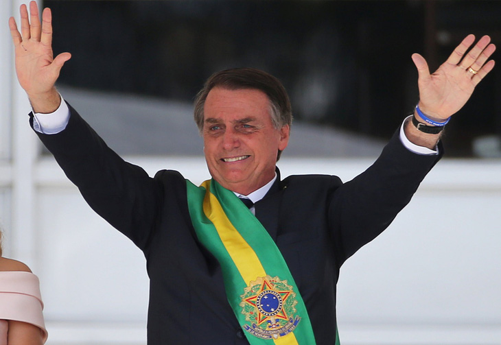 Tân tổng thống Jair Bolsonaro của Brazil sẽ nới lỏng việc sở hữu súng - Ảnh 1.