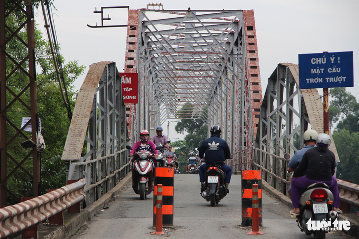 Sau Tết nguyên đán mới tiến hành tháo dỡ cầu sắt Phú Long - Ảnh 4.