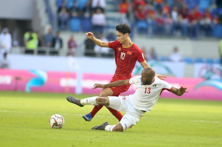 HLV Incheon chấm Công Phượng trước AFF Cup 2018 - Ảnh 1.