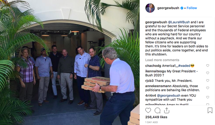 Mật vụ Mỹ ấm lòng với bánh pizza của ông Bush ‘con’ - Ảnh 1.