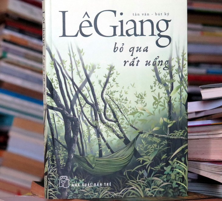 Nhà thơ Lê Giang nhận giải thưởng văn học TP.HCM ở tuổi 90 - Ảnh 2.