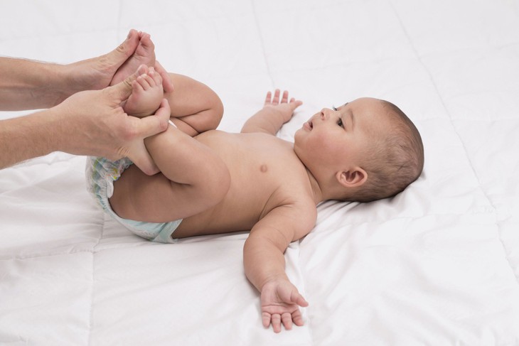 Táo bón ở trẻ dưới một tuổi - Ảnh 1.