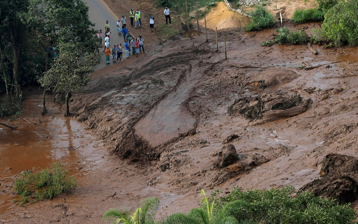 Vỡ đập ở Brazil, 300 người mất tích
