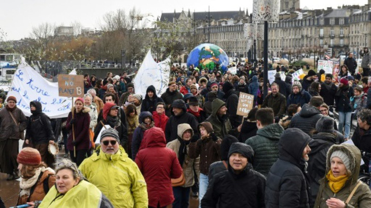 150.000 người châu Âu xuống đường phản đối khủng hoảng khí hậu - Ảnh 3.