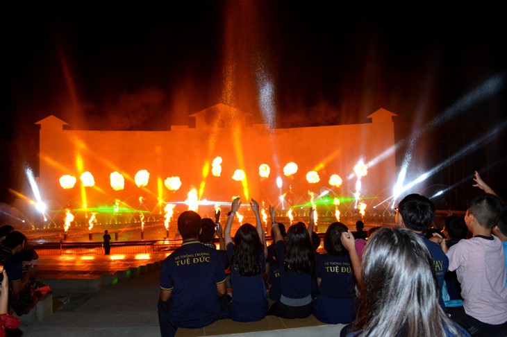 Hồ Mây Grand Show - Điểm mới để khám phá Vũng Tàu về đêm - Ảnh 1.