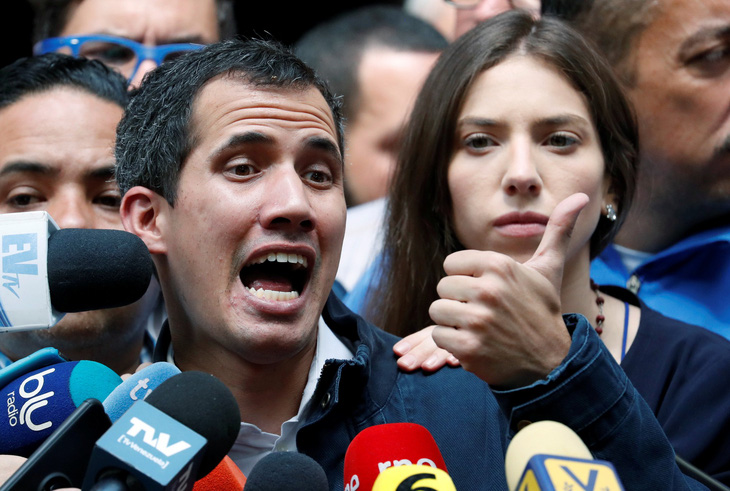 Lãnh đạo phe đối lập Venezuela bị đóng băng tài khoản, cấm xuất cảnh - Ảnh 1.