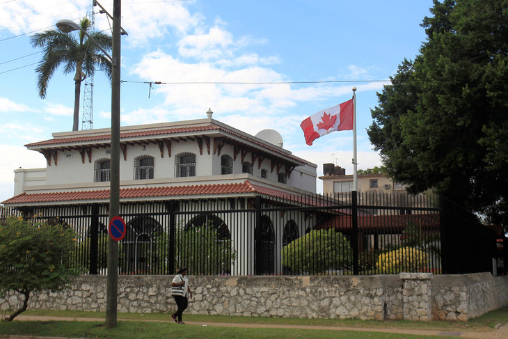 Canada rút nửa số nhân viên ngoại giao tại Cuba vì sợ bệnh lạ - Ảnh 1.
