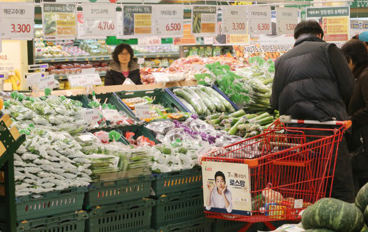 Hàn Quốc chính thức cấm siêu thị cung cấp túi ni lông cho khách hàng - Ảnh 1.