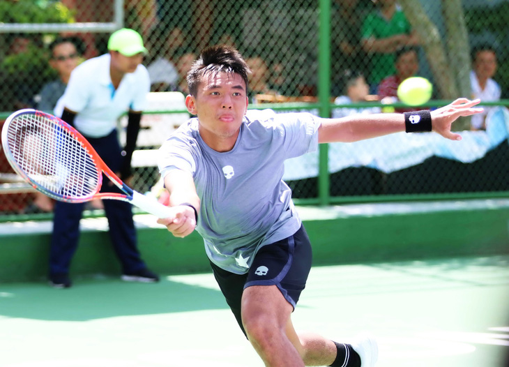 Hoàng Nam xuất sắc đánh bại tay vợt hạng 370 thế giới - Ảnh 1.