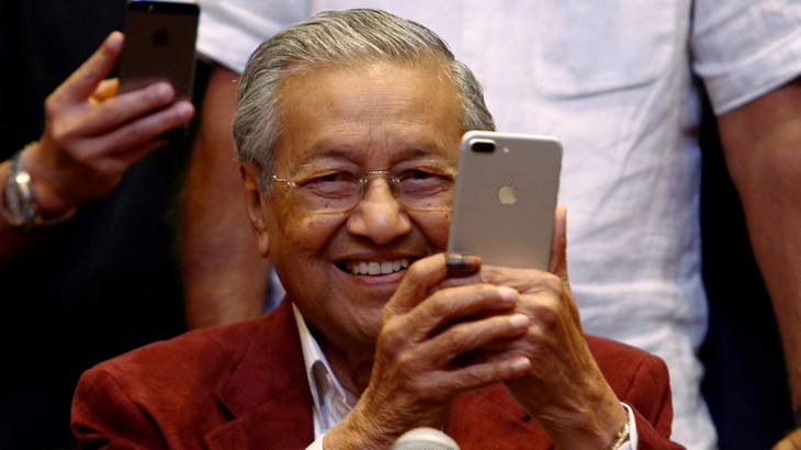 Thủ tướng Malaysia kêu gọi học giỏi tiếng Anh vì tương lai đất nước - Ảnh 1.
