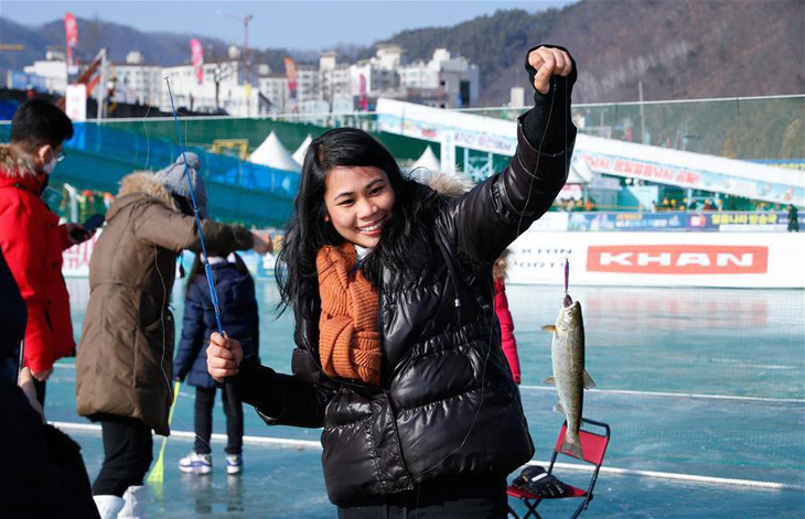 Đặc sắc Lễ hội câu cá trên băng ở Hàn Quốc - Ảnh 1.