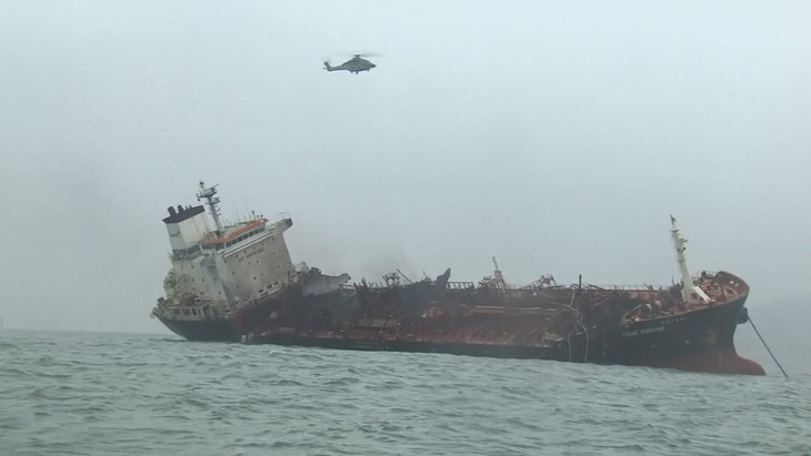 Vụ cháy tàu dầu: Đề nghị Hong Kong tìm kiếm thuyền viên mất tích - Ảnh 2.