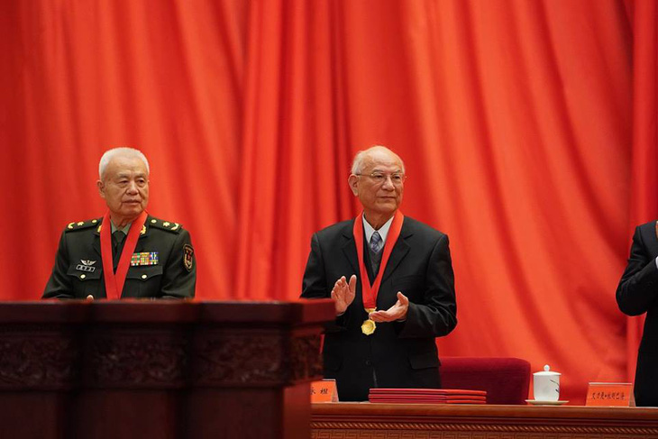 Trung Quốc trao giải thưởng khoa học to hơn cả Nobel - Ảnh 1.