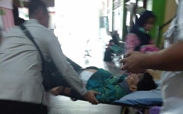 Bộ trưởng An ninh Indonesia bị đâm giữa đường