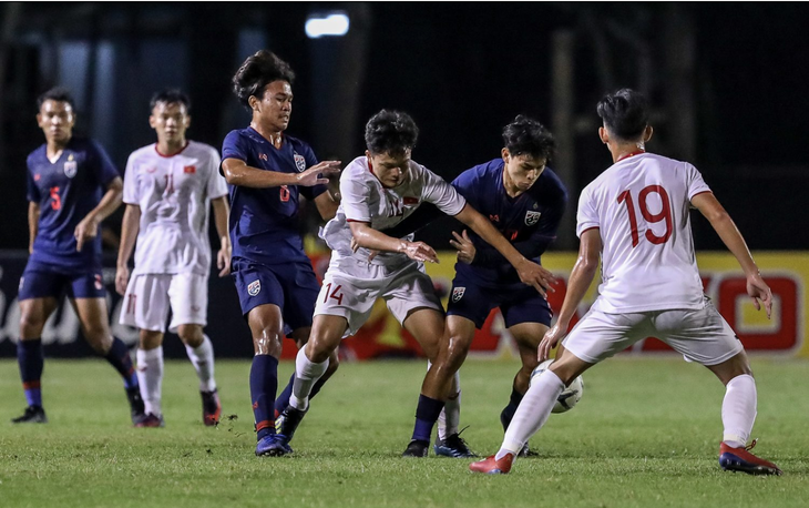 Ghi bàn phút bù giờ, U19 Việt Nam đánh bại U19 Thái Lan ở Bangkok Cup - Ảnh 3.