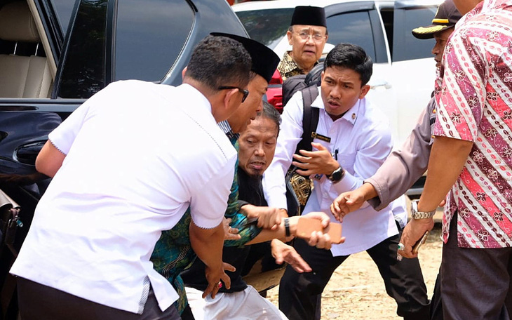 Kẻ đâm bộ trưởng Indonesia trung thành với khủng bố IS