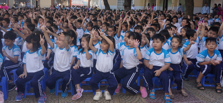 Phát động phong trào giáo viên cùng học tiếng Anh với học sinh - Ảnh 2.