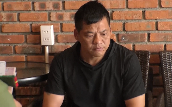 Video: Một người Trung Quốc trốn lệnh truy nã bị bắt tại Đà Nẵng