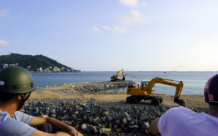 Tạm dừng thi công dự án lấp biển làm thủy cung ở Vũng Tàu