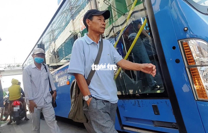 Vạch trần thủ đoạn dàn trận móc túi khách đi xe buýt trước KDL Suối Tiên - Ảnh 6.