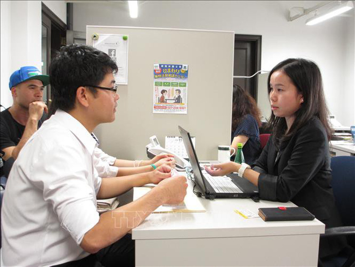 Lao động Việt Nam được tiếp cận dịch vụ tư vấn bằng tiếng Việt tại Nhật Bản - Ảnh 1.