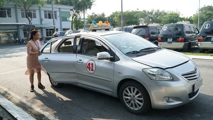 Thí điểm camera giám sát trực tuyến thi giấy phép lái xe ở 5 tỉnh, thành - Ảnh 2.