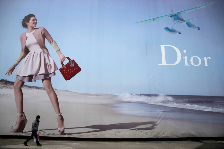 Sợ mất thị trường, Dior phải xin lỗi Trung Quốc vì quên tỉnh Đài Loan - Ảnh 1.