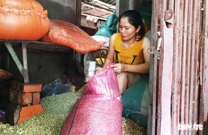 Nhiều tiểu thương chợ Vinh trắng tay sau đợt ngập lụt lịch sử - Ảnh 2.