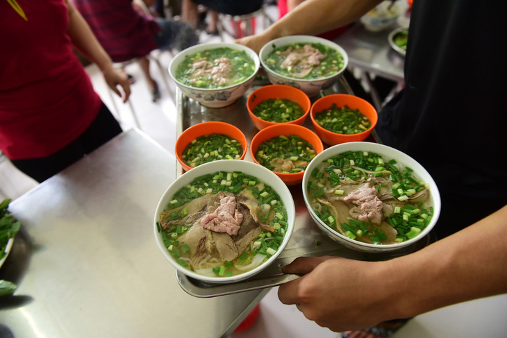 Sài Gòn có phở Tàu Bay, ăn tô xe lửa cả ngày... chán cơm - Ảnh 4.