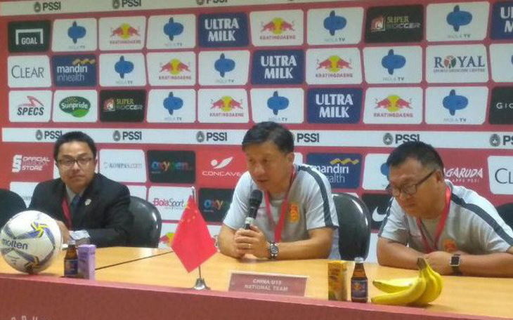 Thua ‘sốc’ U19 Indonesia, HLV U19 Trung Quốc đổ thừa do cầu thủ... mệt