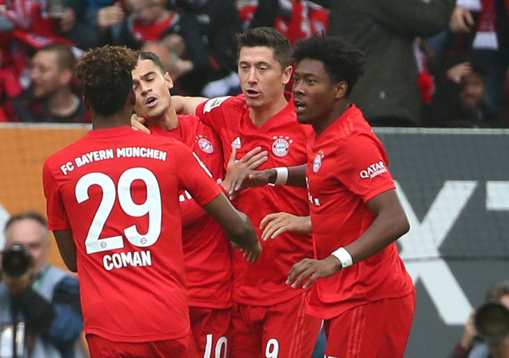 Bị Augsburg cầm chân phút bù giờ, Bayern Munich lỡ cơ hội chiếm ngôi đầu - Ảnh 2.