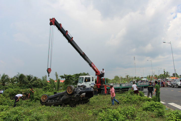 Hành trình của chiếc Mercedes chở ba người trước khi gặp nạn - Ảnh 3.