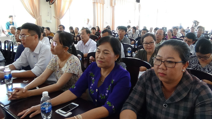 Đối thoại bất thành giữa chủ đầu tư khu đô thị mới Hưng Phú và khách hàng - Ảnh 2.