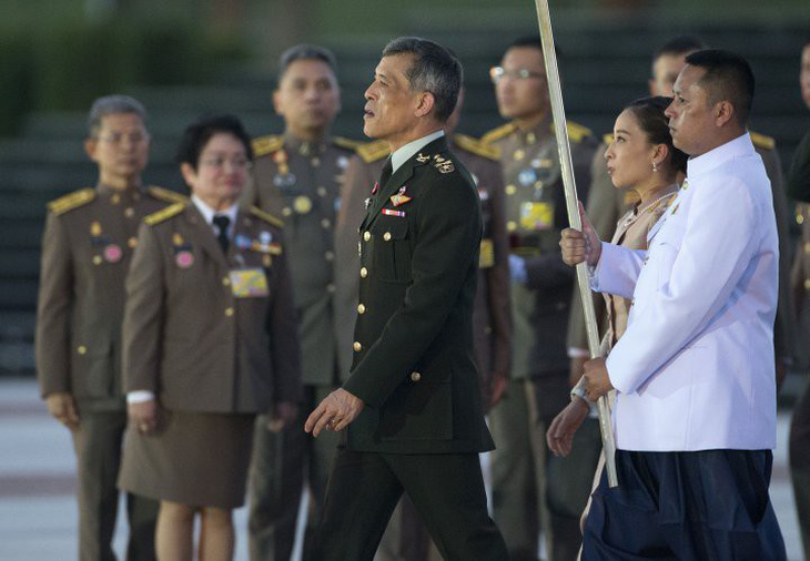 Quốc vương Thái Lan thâu tóm thêm quân, mở rộng quyền lực - Ảnh 1.