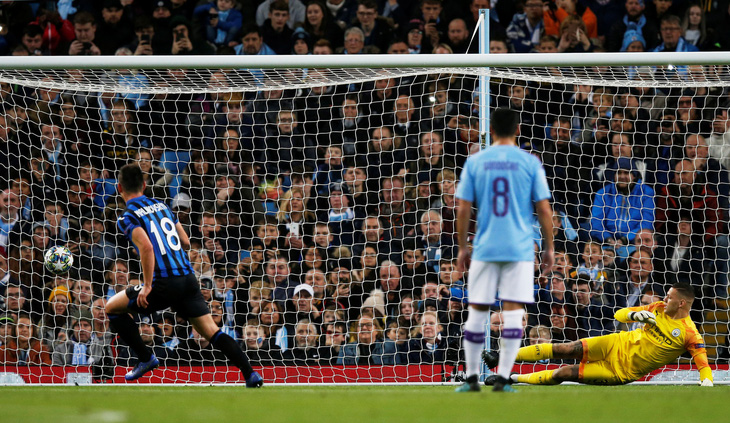 ‘Song sát’ Aguero - Sterling giúp M.C đại thắng Atalanta - Ảnh 1.