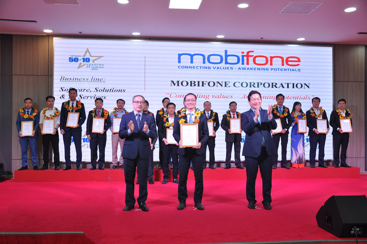 MobiFone nhận cú đúp danh hiệu doanh nghiệp CNTT hàng đầu Việt Nam 2019 - Ảnh 1.