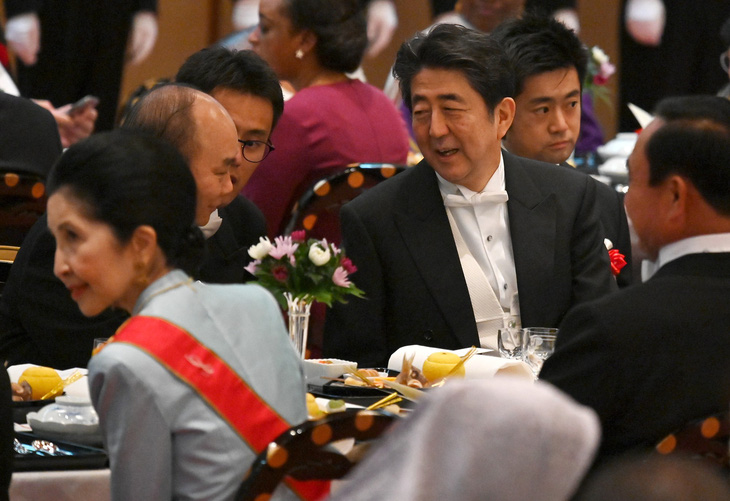 Thủ tướng kết thúc tốt đẹp chuyến tham dự lễ đăng quang của Nhật hoàng - Ảnh 2.
