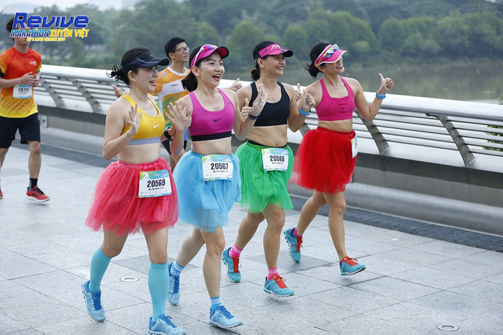 Truyền cảm hứng từ việc chạy tại Revive Marathon xuyên Việt - Ảnh 2.
